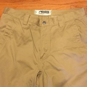 Mountain Khakis Relaxed Fit size 32”x 34”
